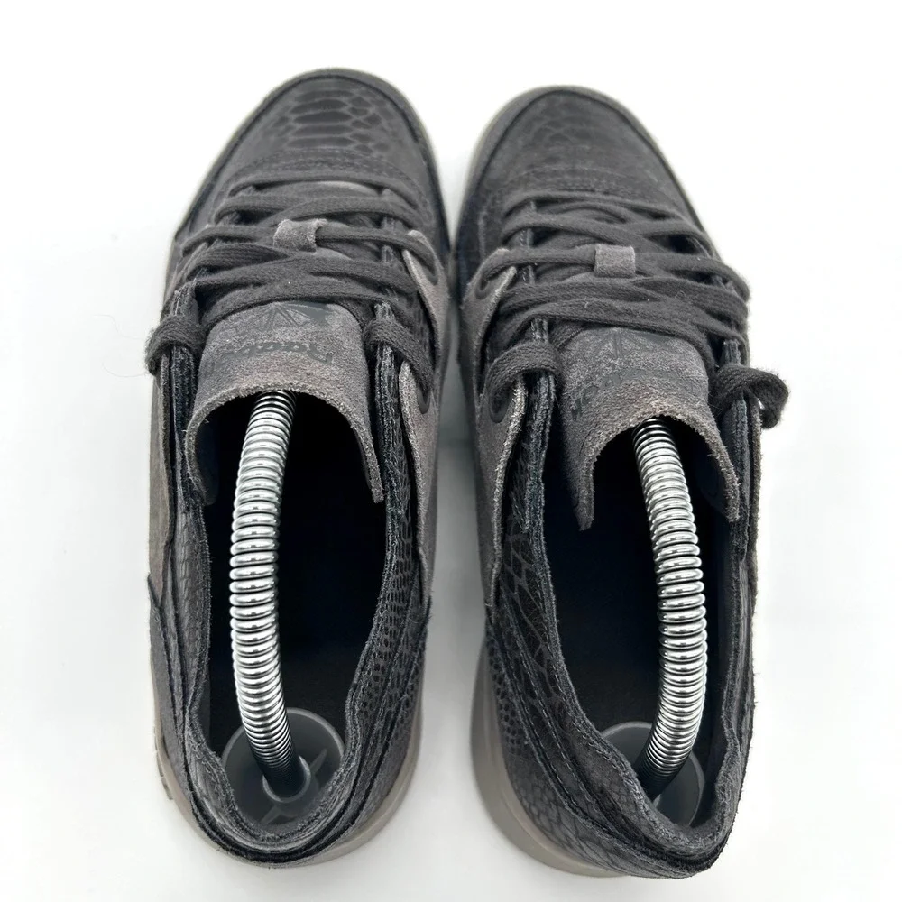 Reebok Workout Plus Sneakers Low Top Casual Shoes Men's 8.5 Gray‎ Snake Print